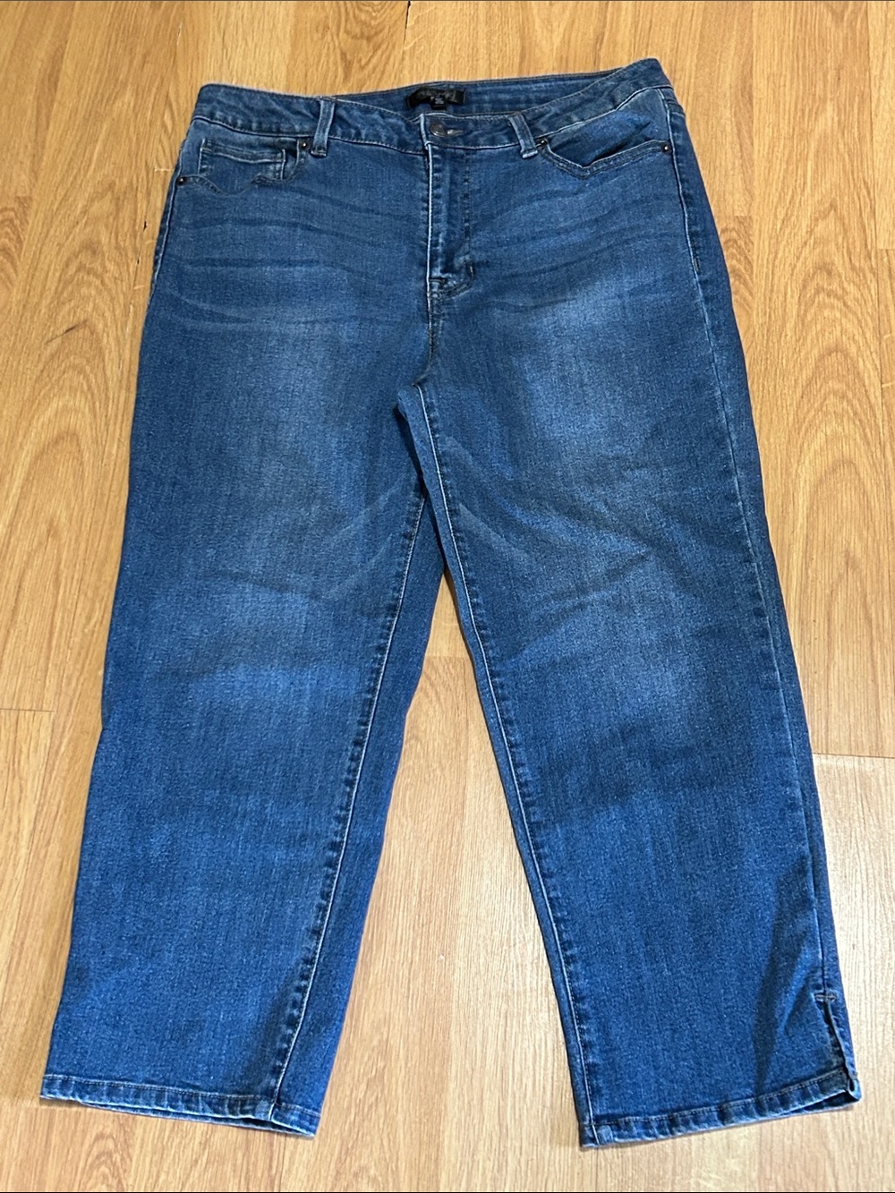 Women's Cropped Ankle Jeans in Dark Blue Size 12